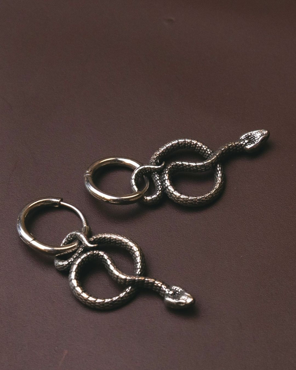 PETIT JÖRMUNGANDR EARRINGS