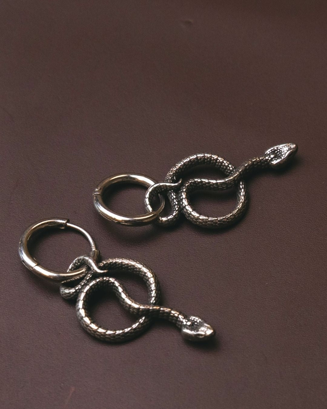 PETIT JÖRMUNGANDR EARRINGS