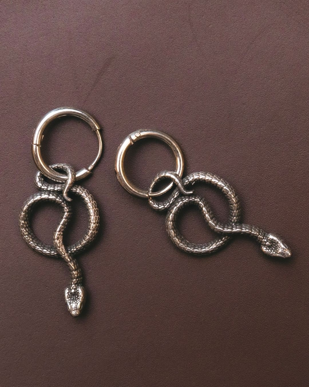 PETIT JÖRMUNGANDR EARRINGS