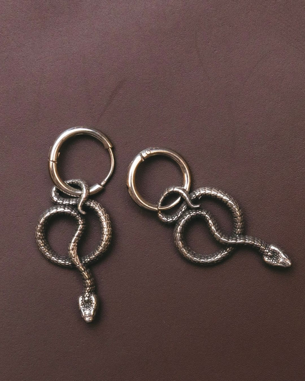 PETIT JÖRMUNGANDR EARRINGS