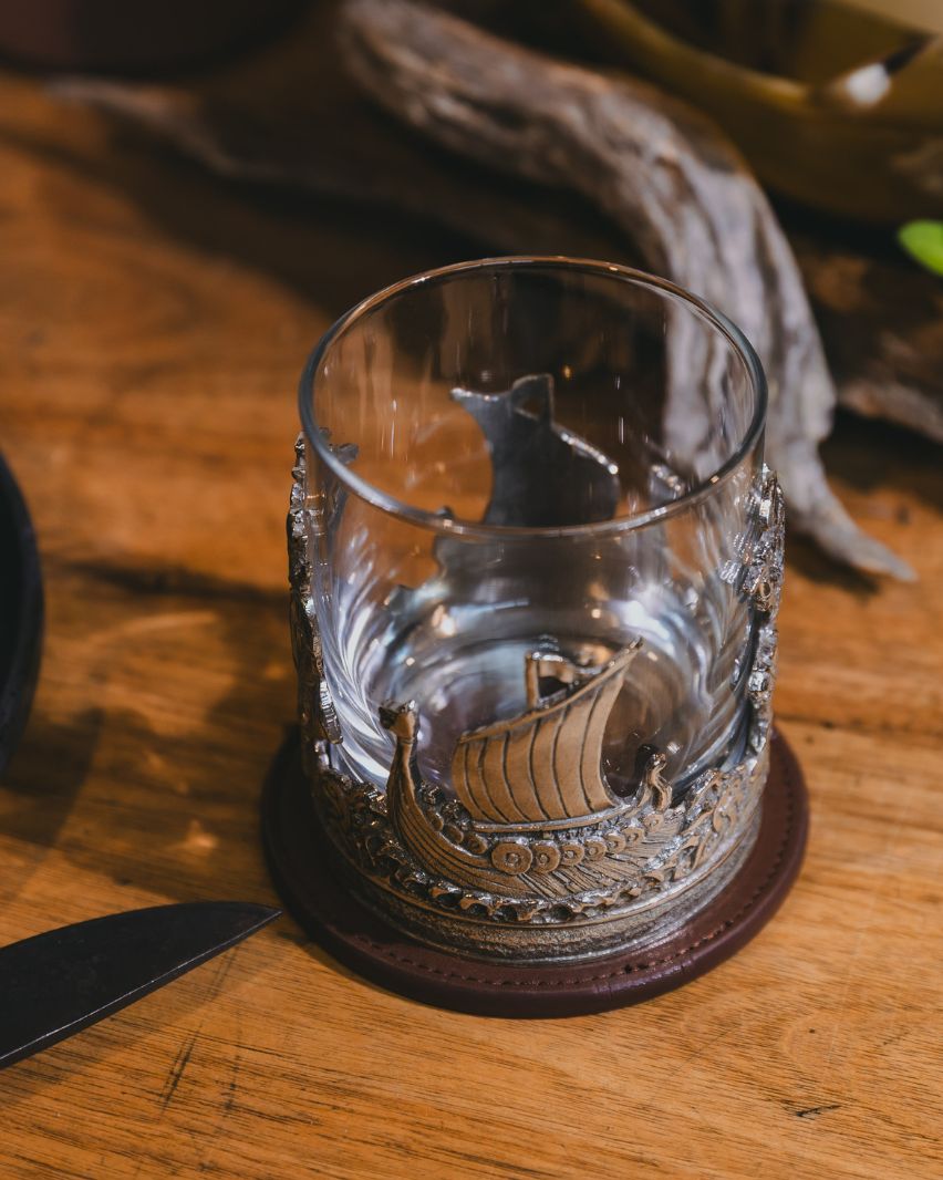 THE WHISKY TUMBLER