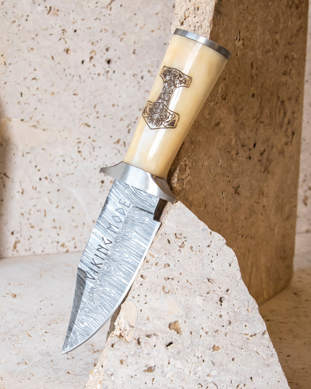 DAMASCUS STEEL BONE HANDLED KNIFE & LEATHER SHEATH