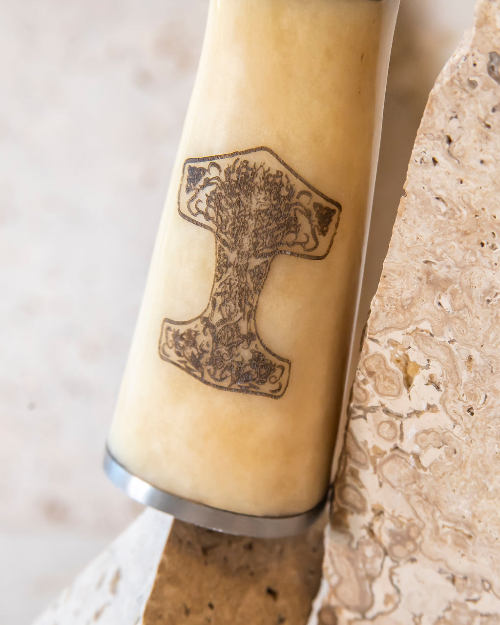 DAMASCUS STEEL BONE HANDLED KNIFE & LEATHER SHEATH