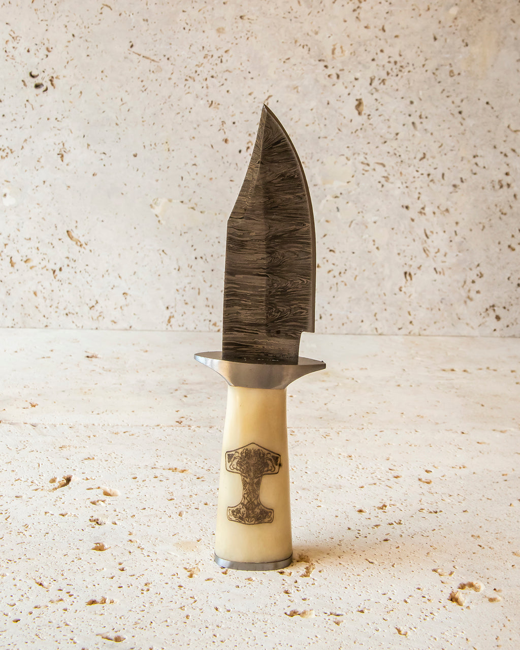 DAMASCUS STEEL BONE HANDLED KNIFE & LEATHER SHEATH