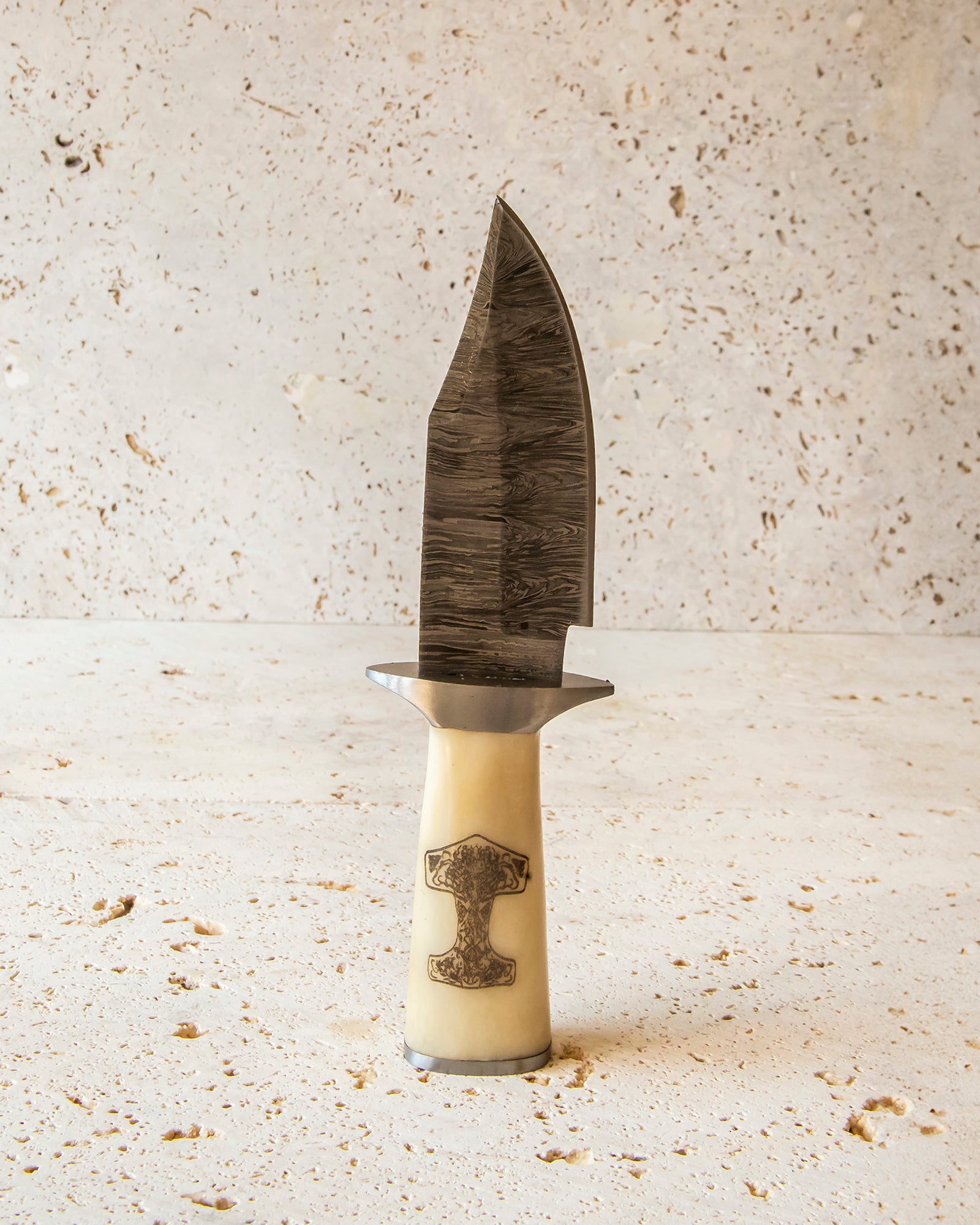 DAMASCUS STEEL BONE HANDLED KNIFE & LEATHER SHEATH