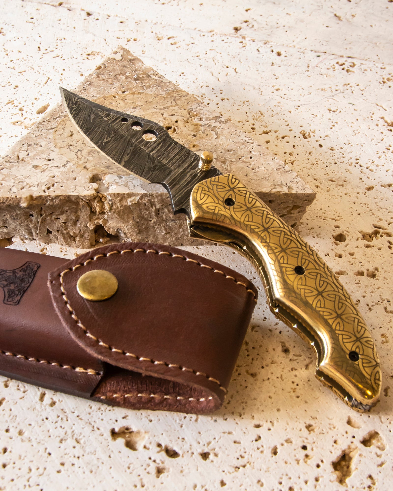 DAMASCUS STEEL GOLD FOLDING KNIFE & LEATHER SHEATH