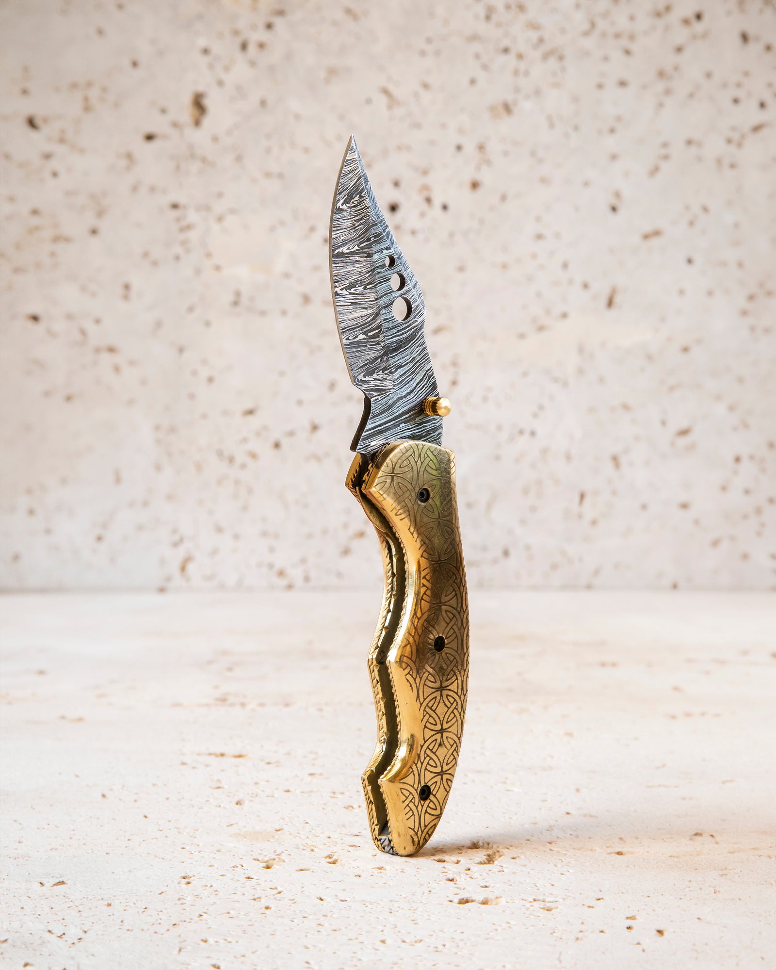 DAMASCUS STEEL GOLD FOLDING KNIFE & LEATHER SHEATH