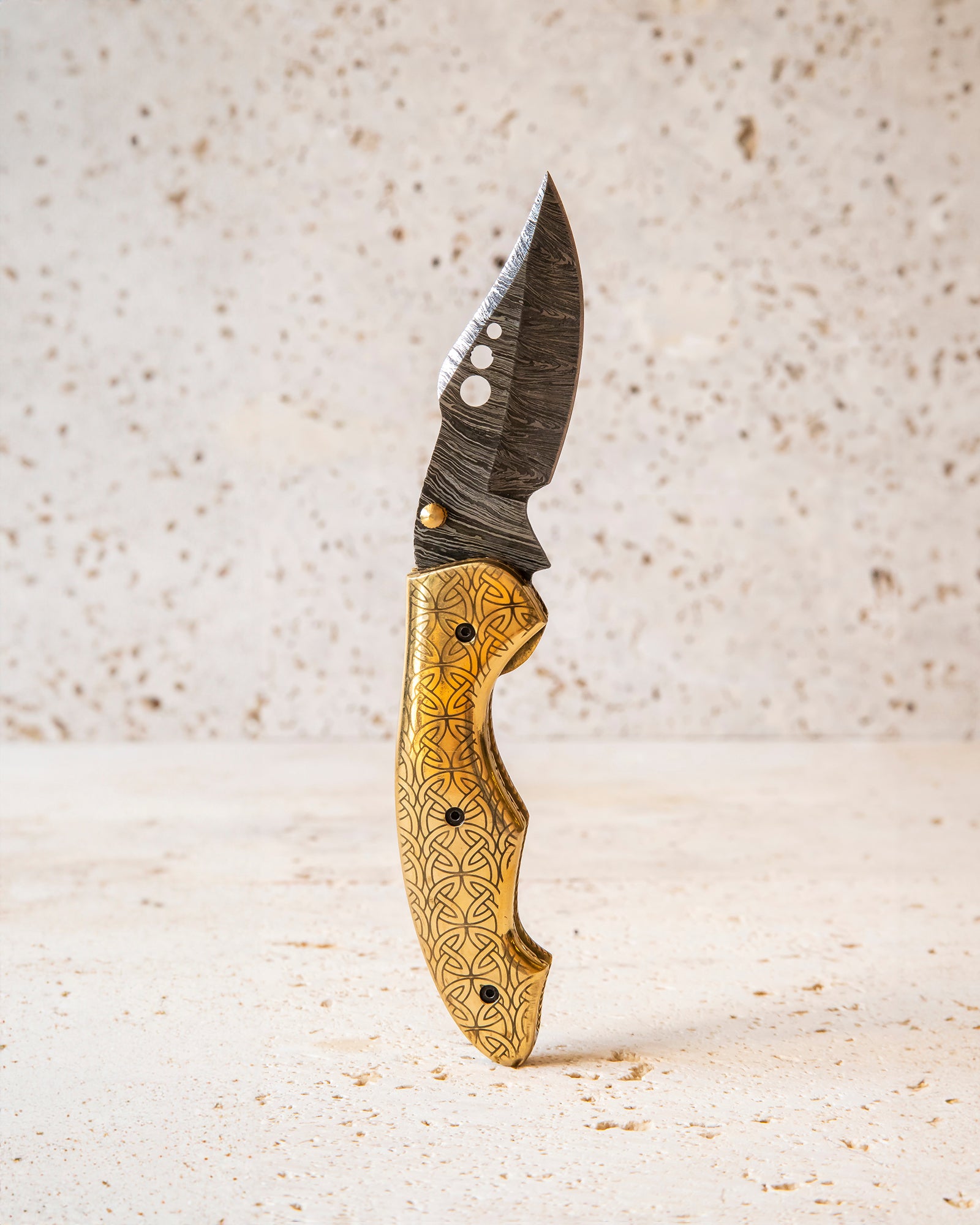 DAMASCUS STEEL GOLD FOLDING KNIFE & LEATHER SHEATH