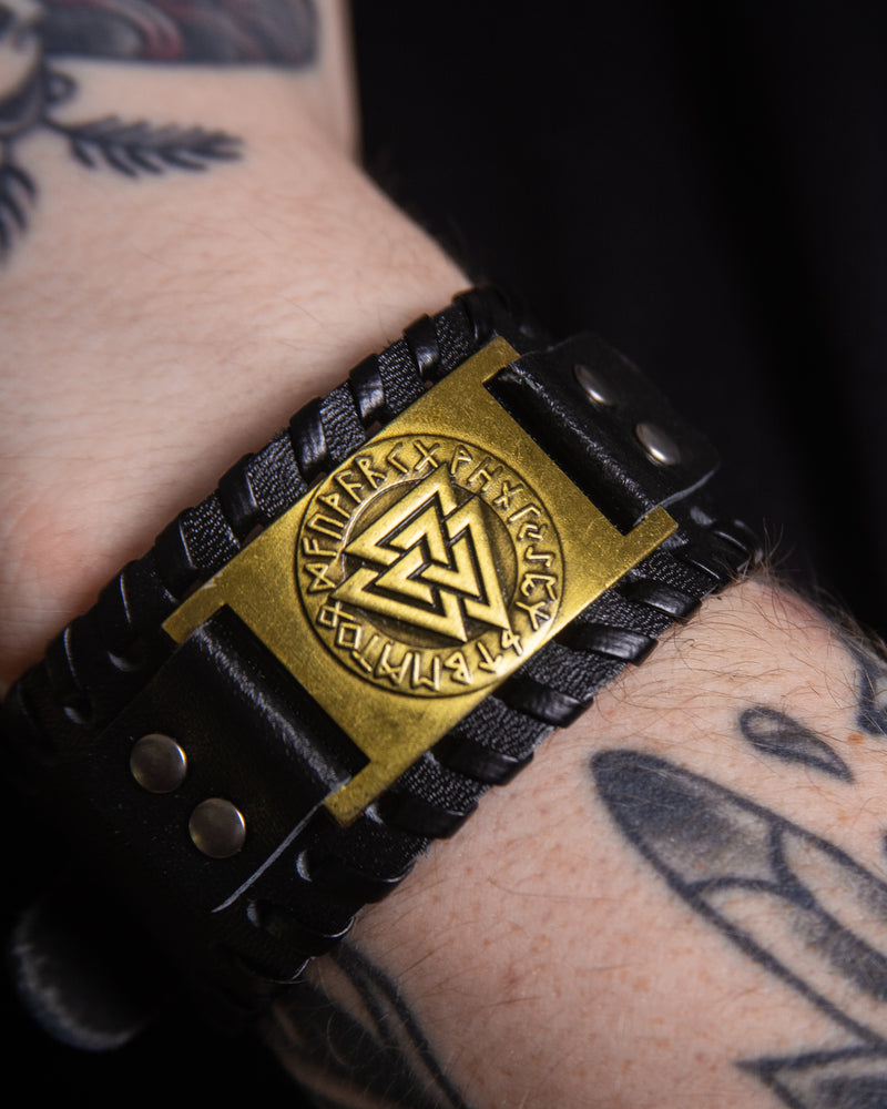 LEATHER CUFF WITH VALKNUT PLATE