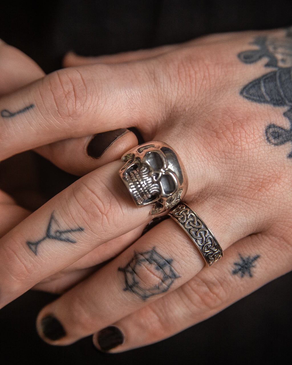SOLID STERLING SILVER SKULL RING