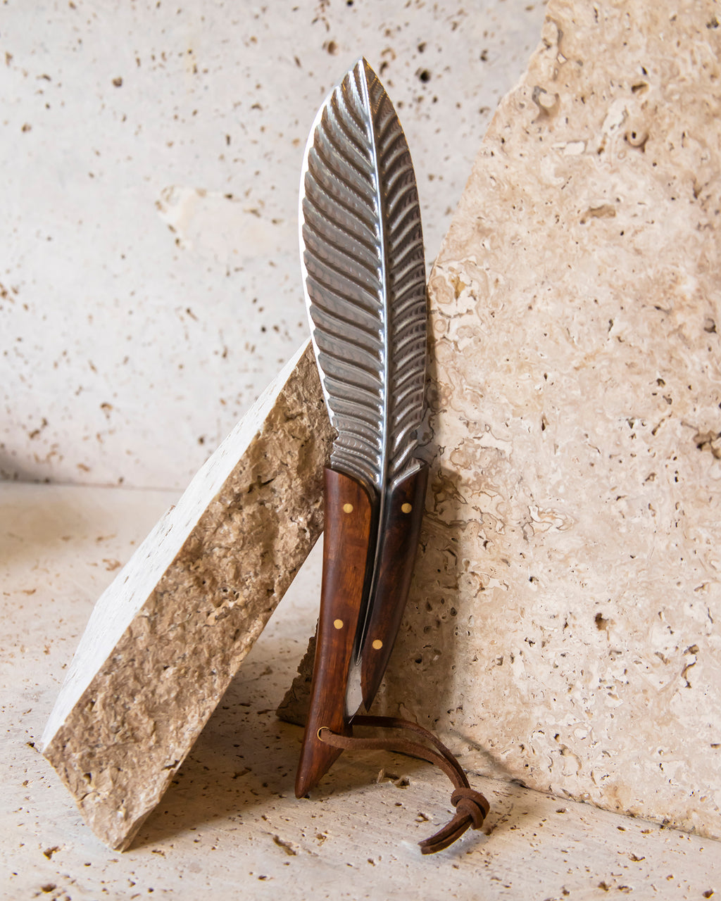 RAVEN'S FEATHER DAMASCUS STEEL KNIFE