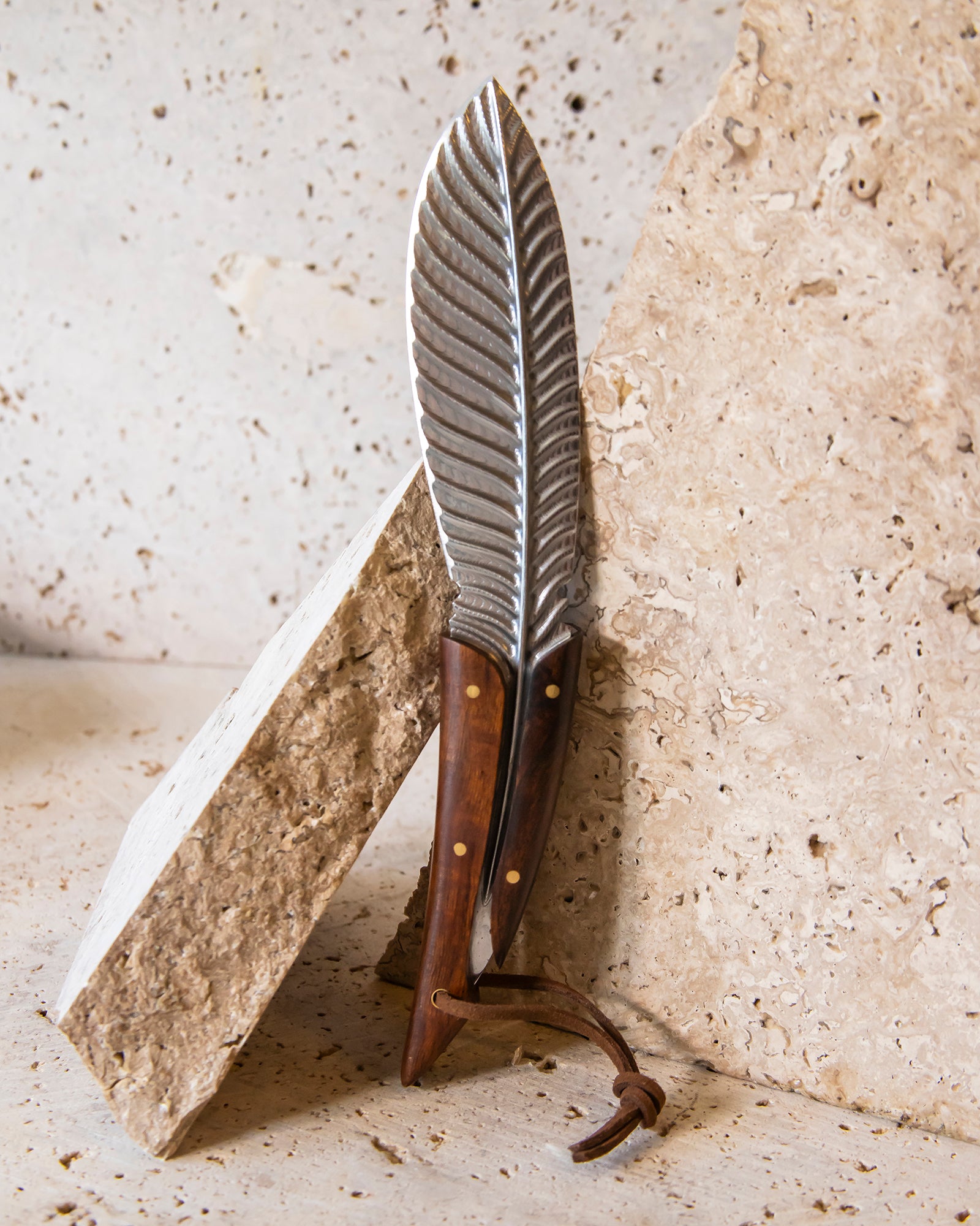 RAVEN'S FEATHER DAMASCUS STEEL KNIFE