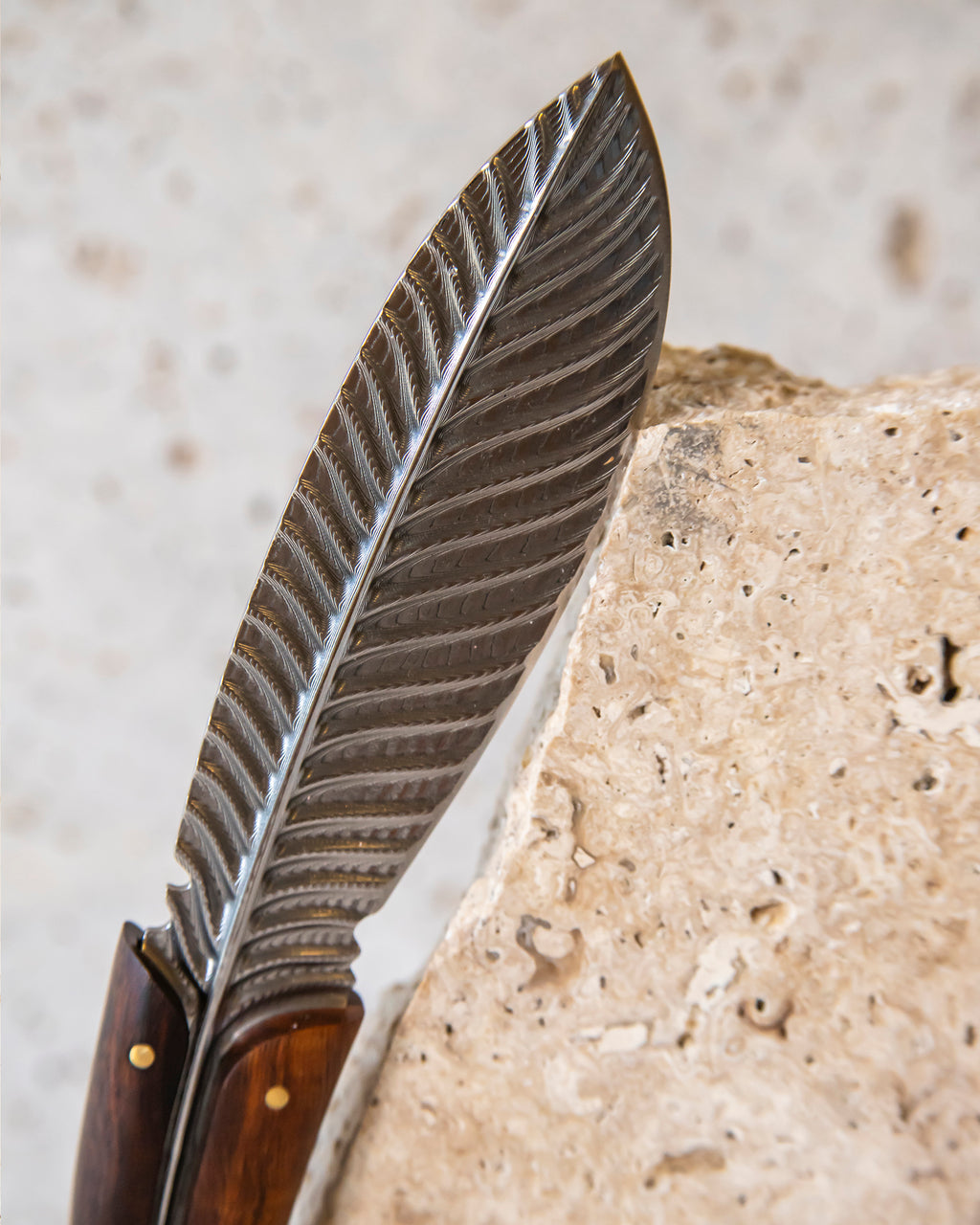 RAVEN'S FEATHER DAMASCUS STEEL KNIFE