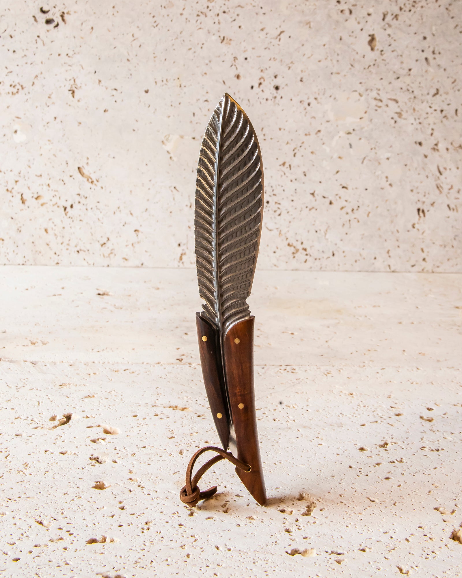 RAVEN'S FEATHER DAMASCUS STEEL KNIFE