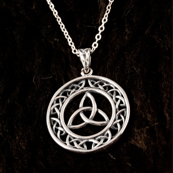 TRIQUETRA NECKLACE - STERLING SILVER
