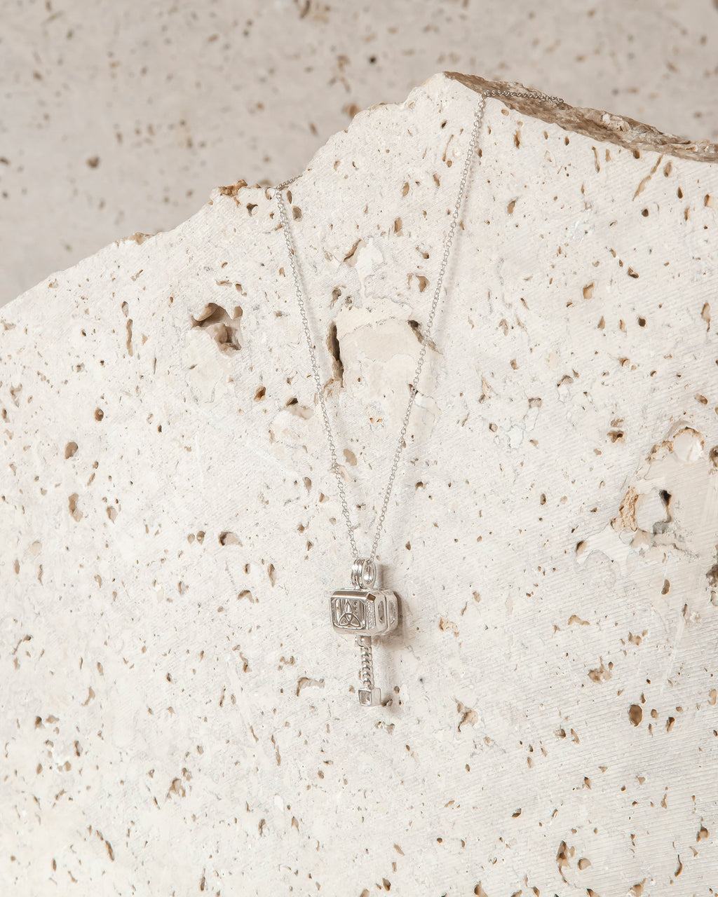 PETIT MJØLNER HAMMER PENDANT & CHAIN - STERLING SILVER