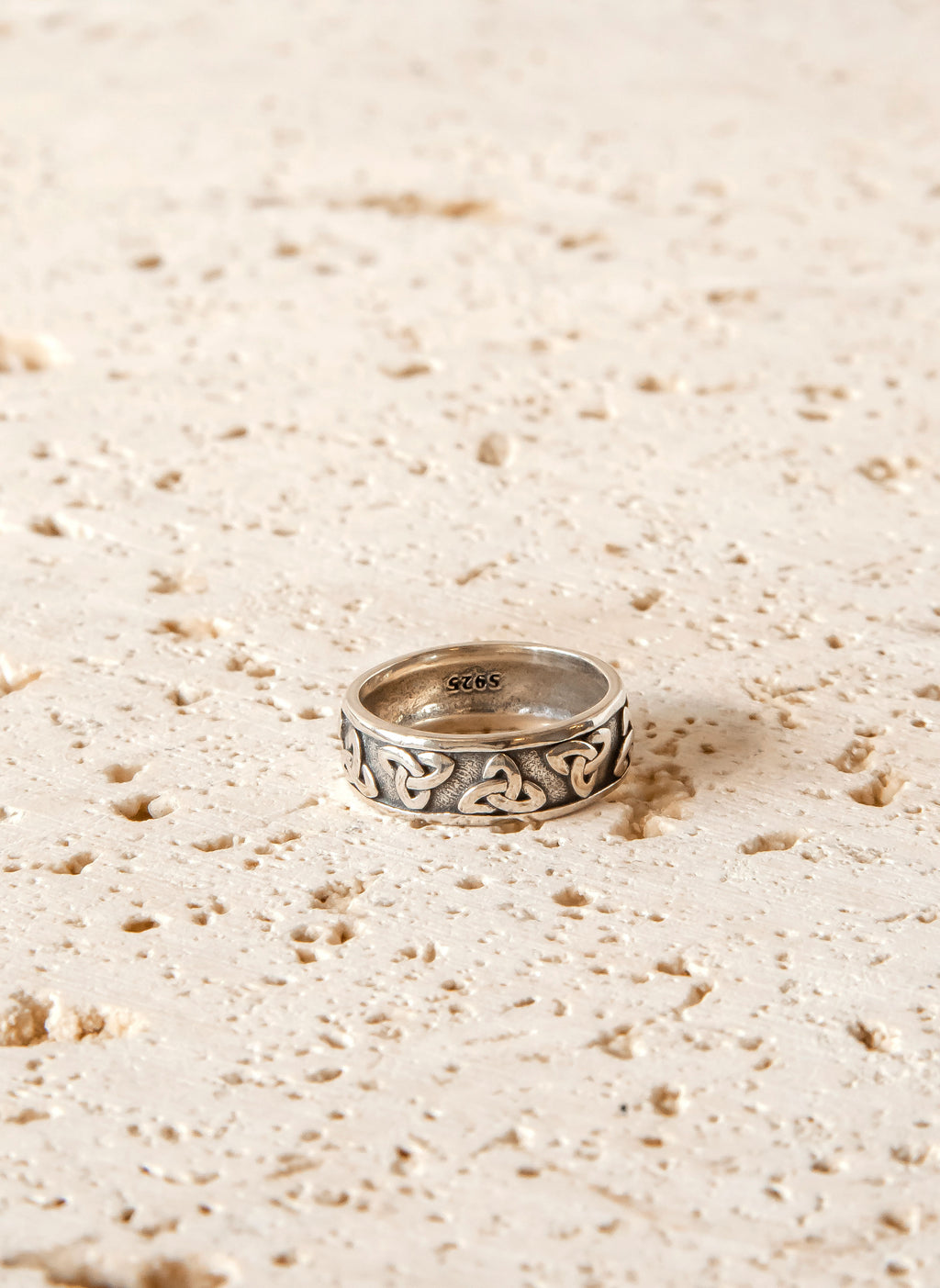 TRIQUETRA - STERLING SILVER RING