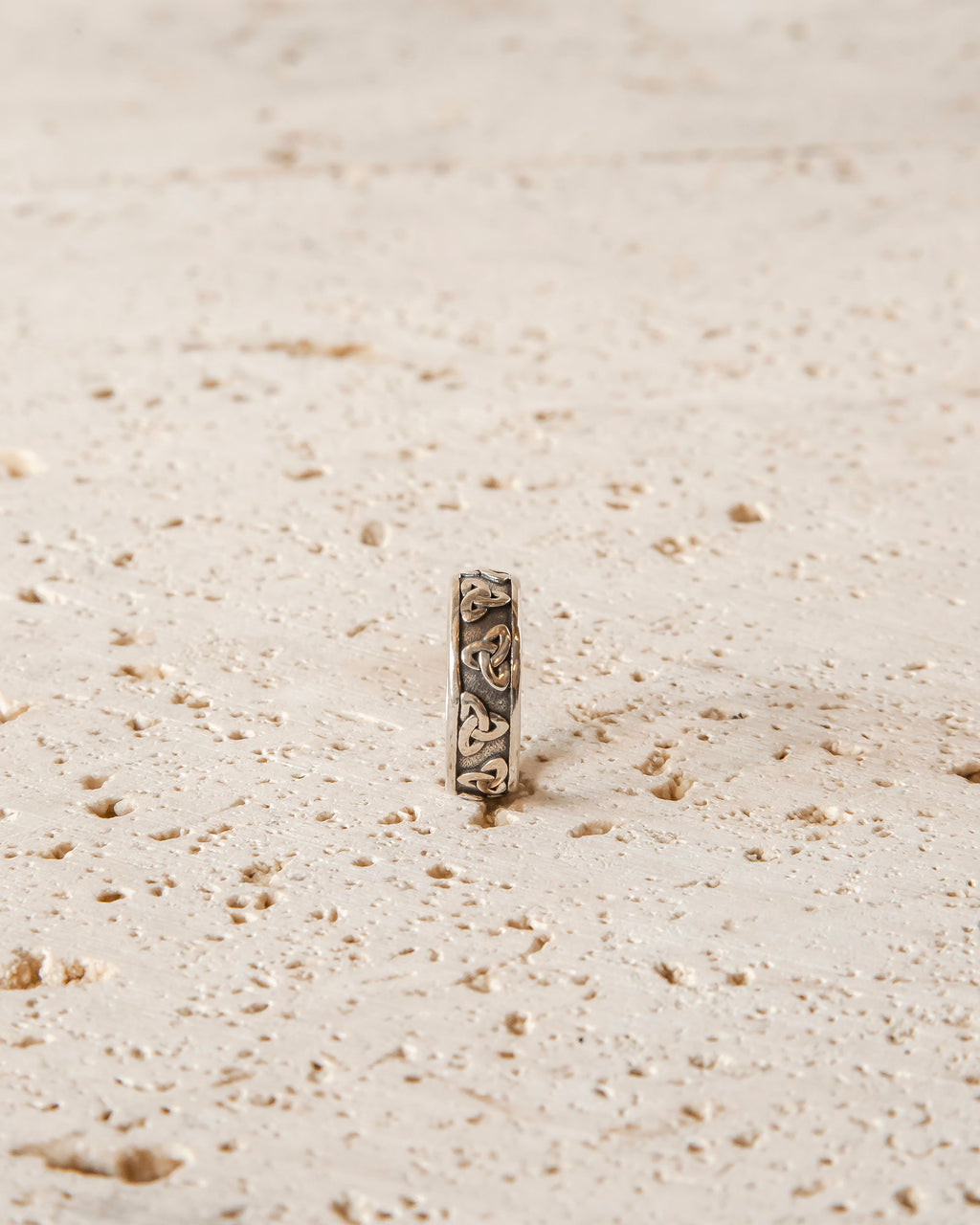 TRIQUETRA - STERLING SILVER RING