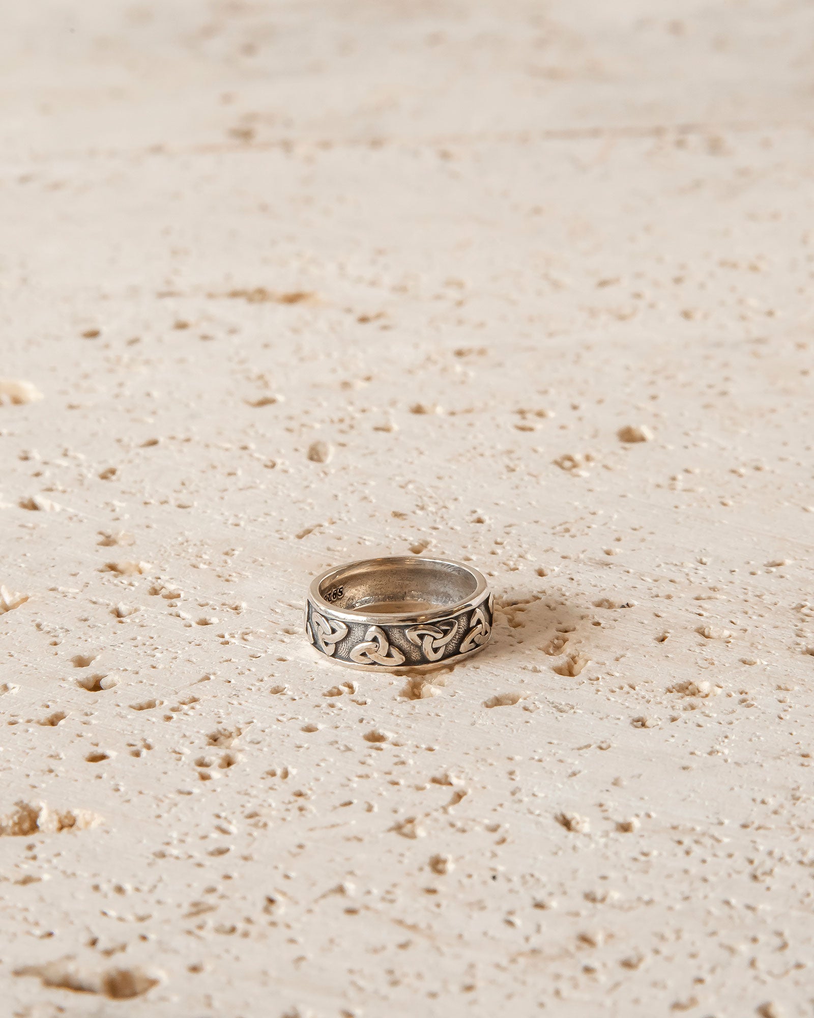 TRIQUETRA - STERLING SILVER RING