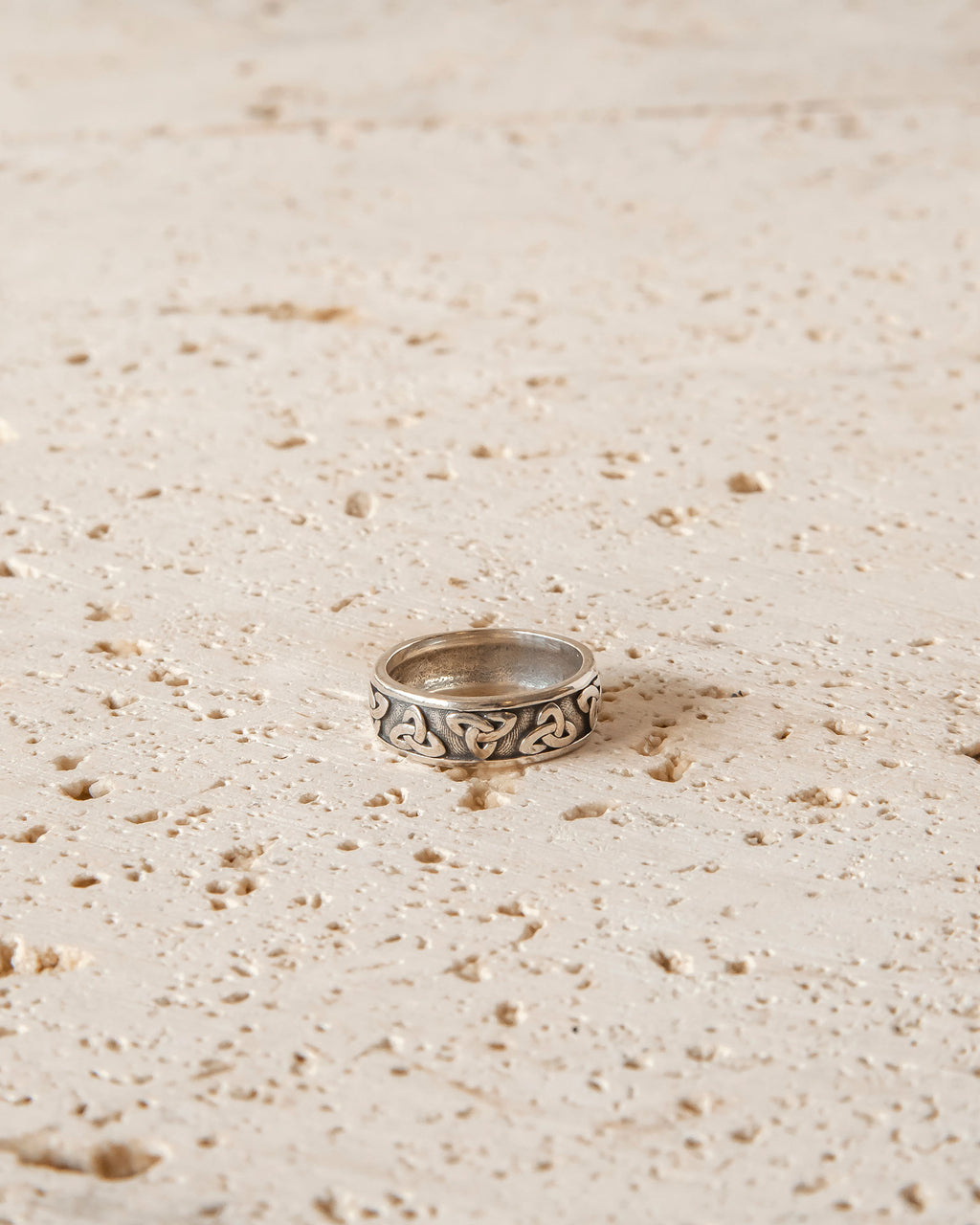 TRIQUETRA - STERLING SILVER RING