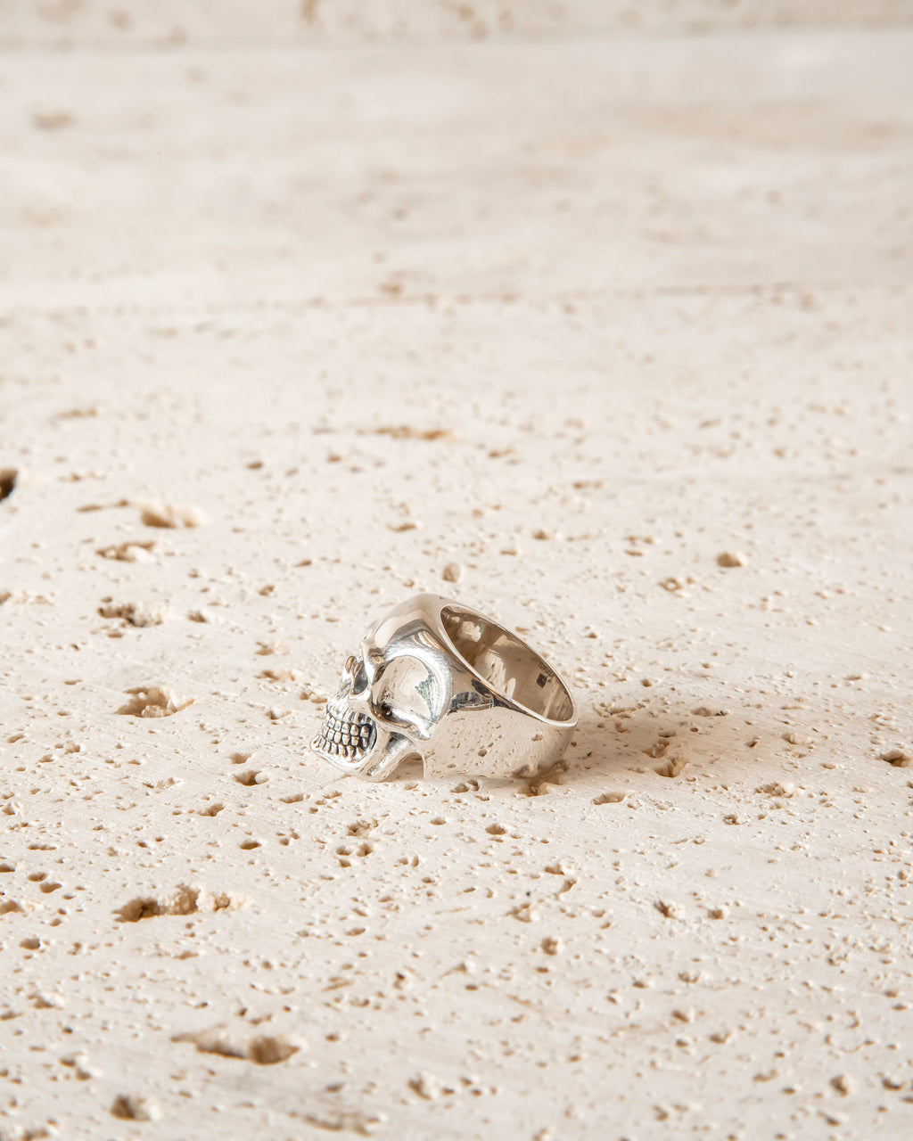 SOLID STERLING SILVER SKULL RING