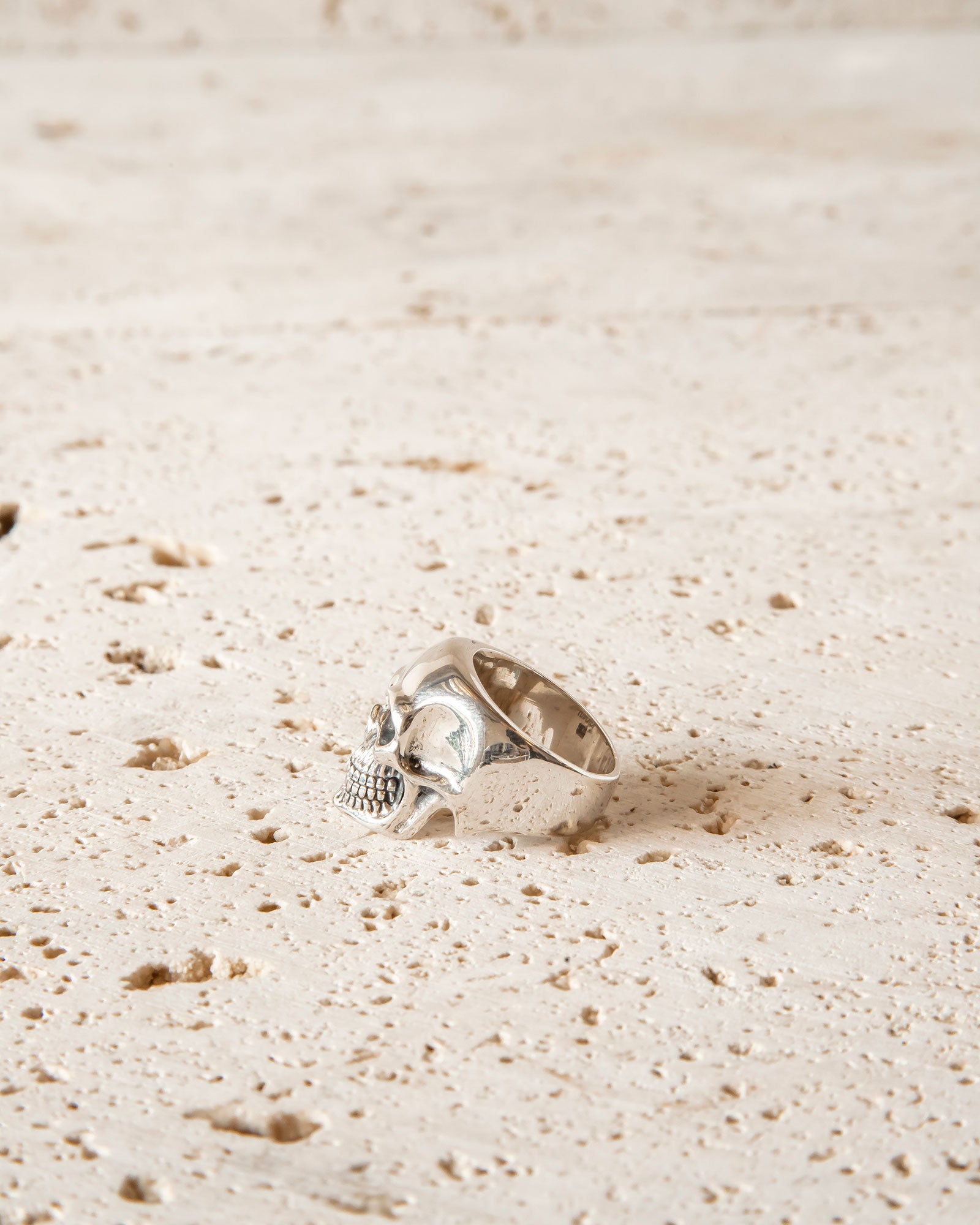 SOLID STERLING SILVER SKULL RING