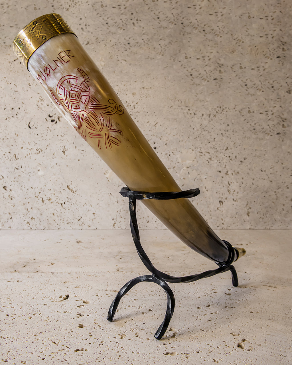CLASSIC MJØLNER DRINKING HORN & STAND - 400ML