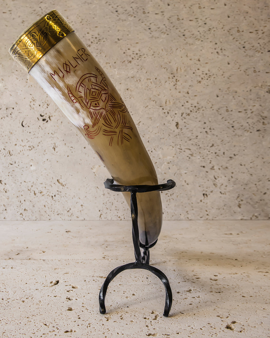 CLASSIC MJØLNER DRINKING HORN & STAND - 400ML