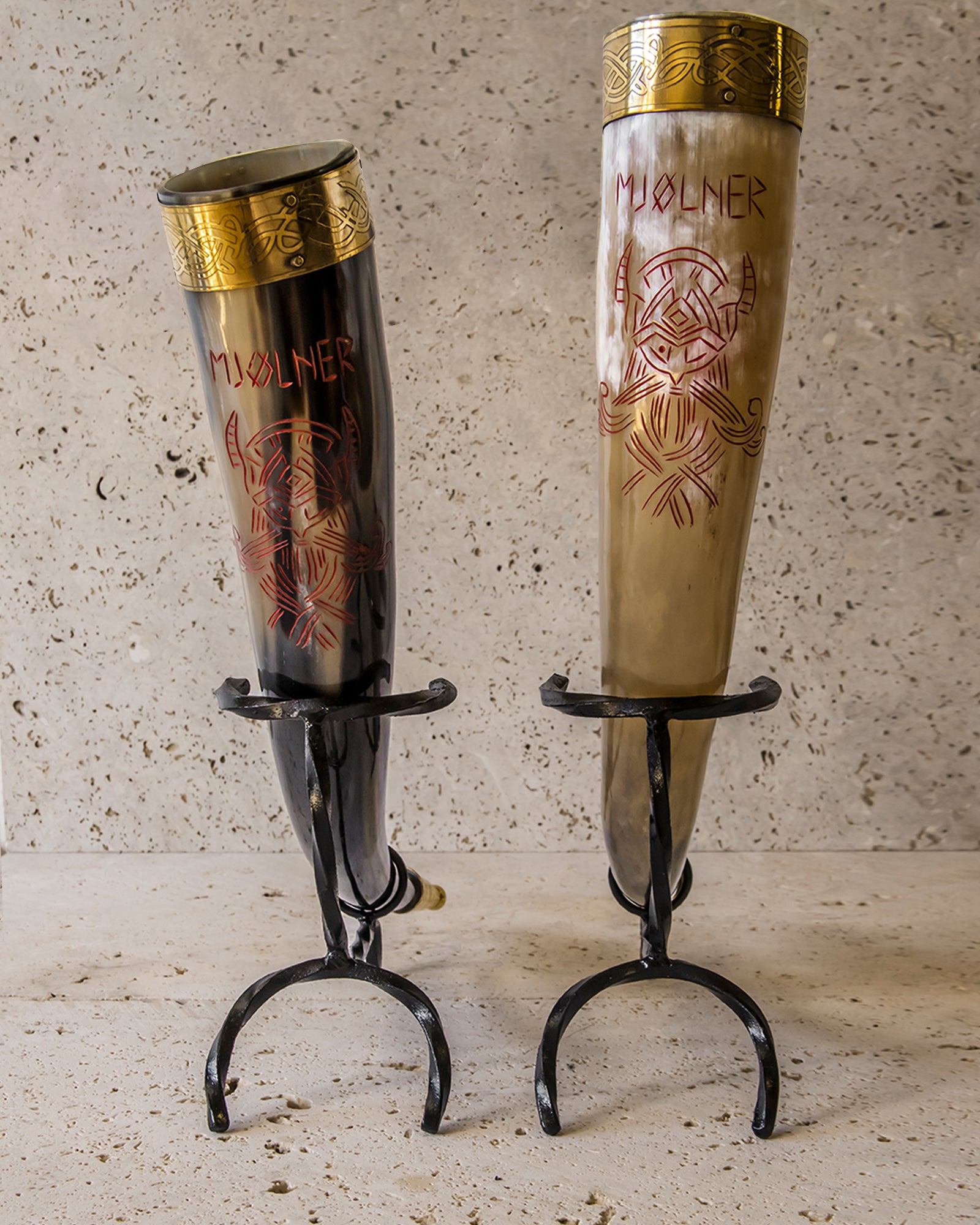 CLASSIC MJØLNER DRINKING HORN & STAND - 400ML